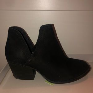 Steve Madden black suede booties